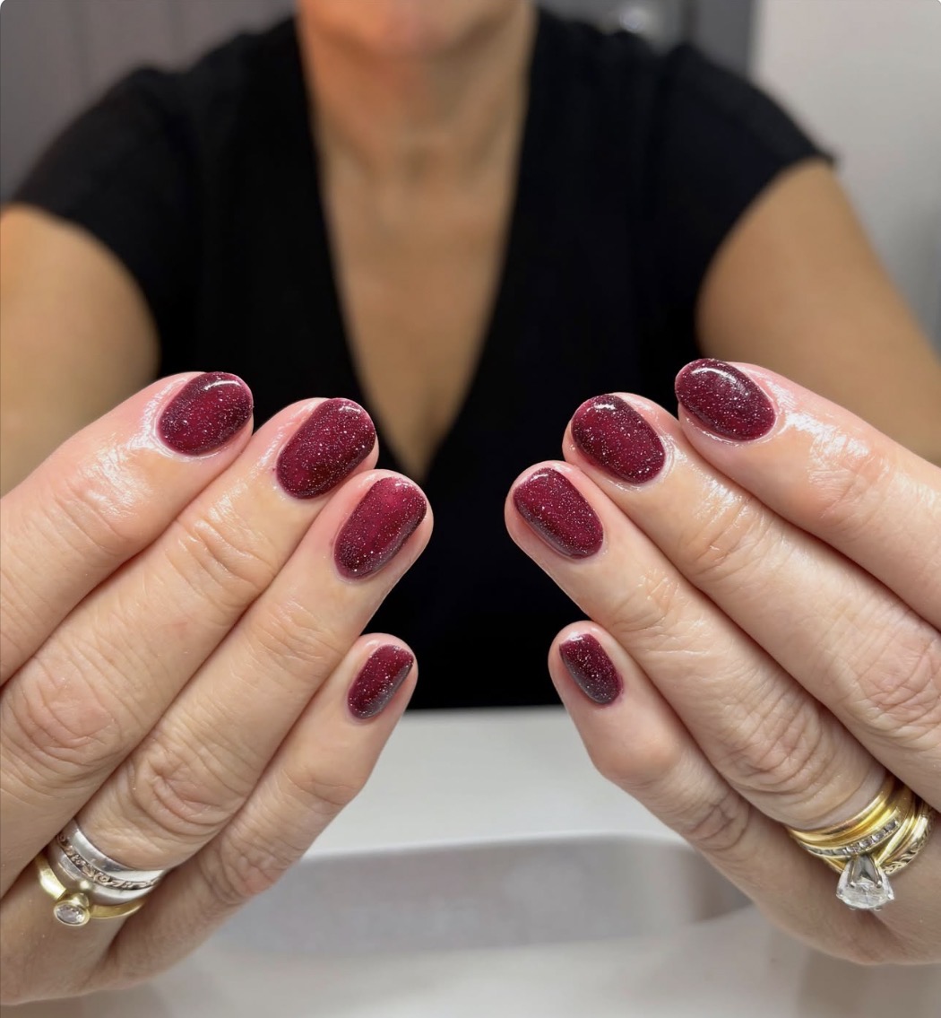 Pearl chrome almond nails